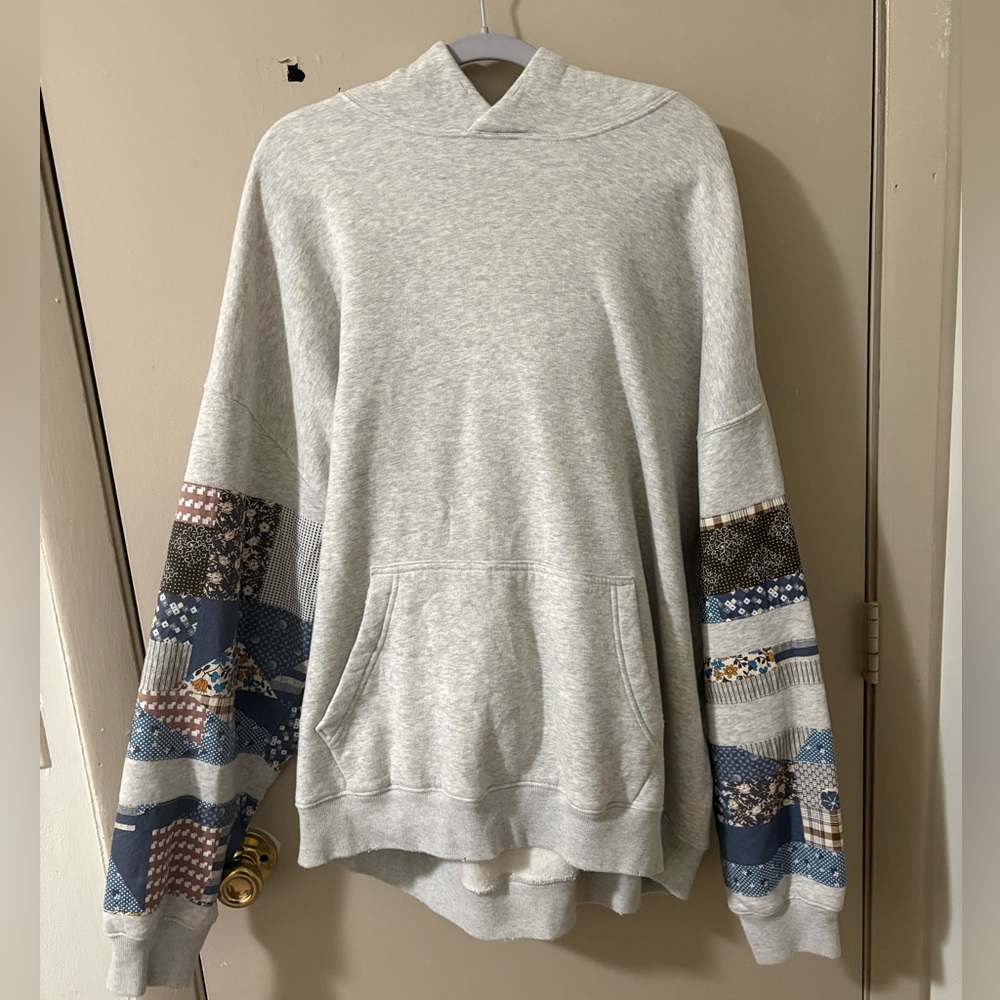 Abercrombie & Fitch Essential Popover Hoodie with quilted sleeves